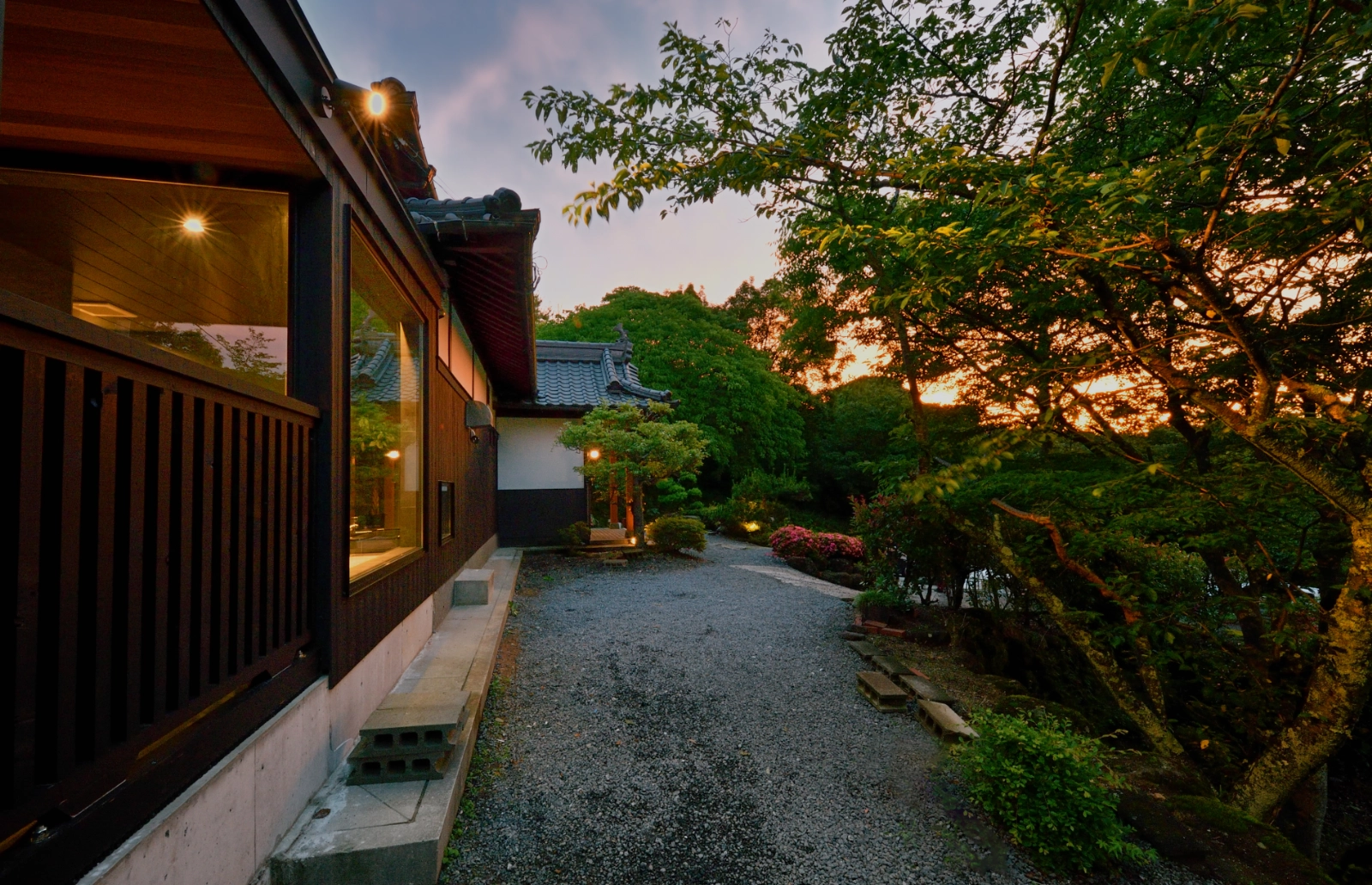 静寂に包まれた八面山の風景